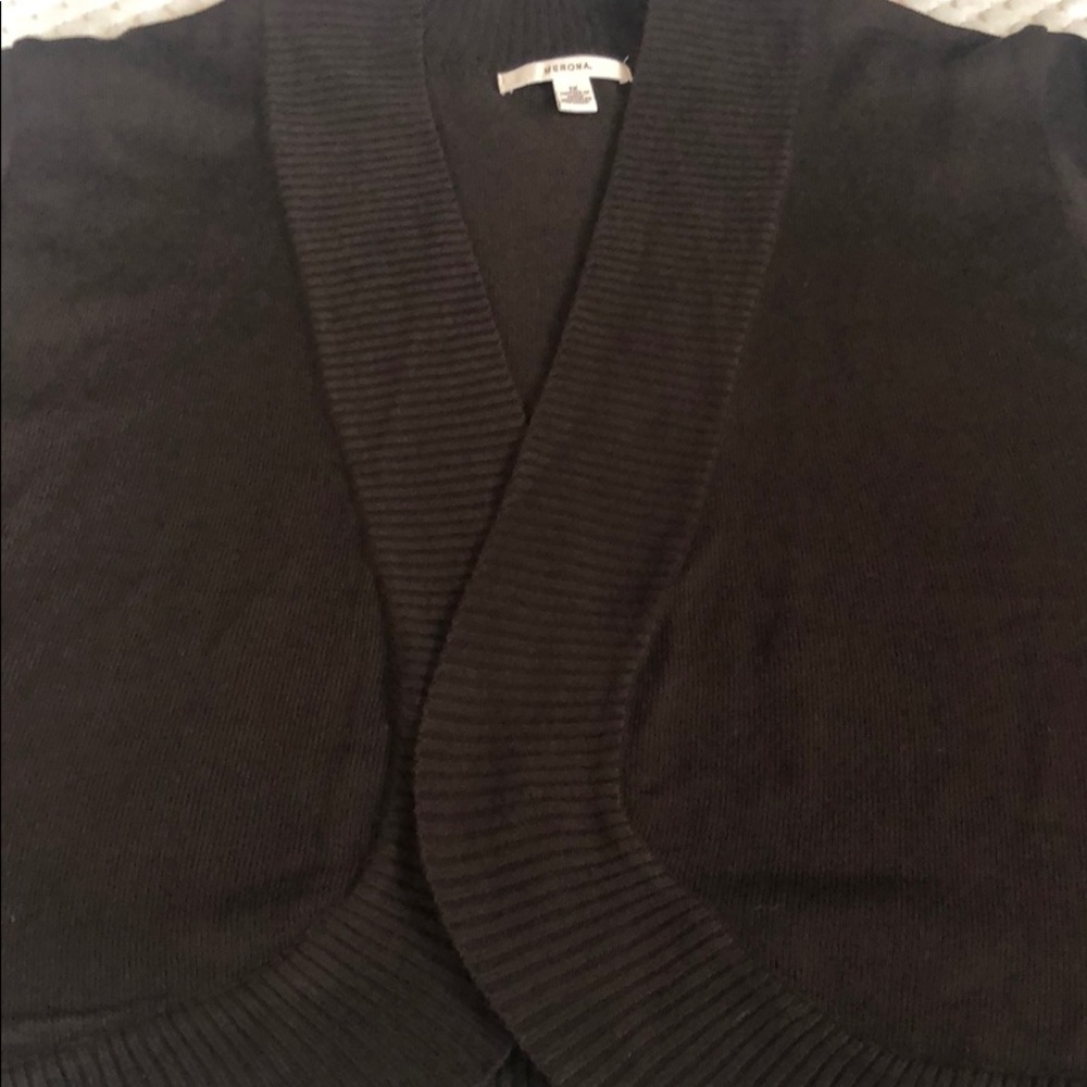Women’s knitted cardigan